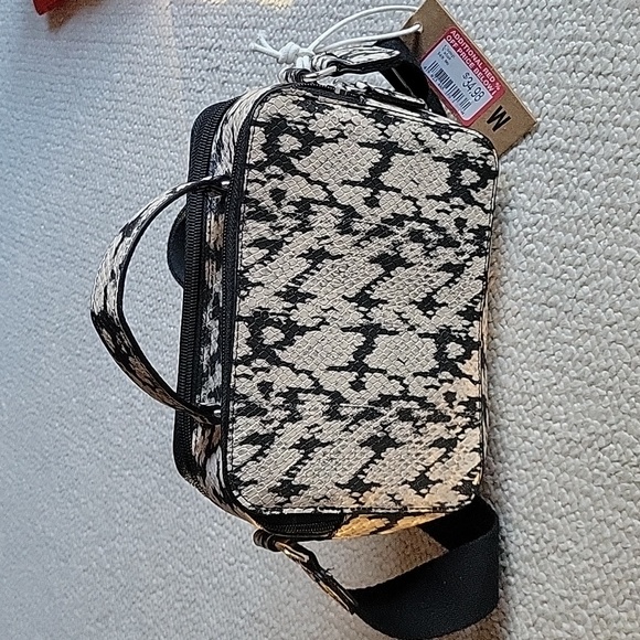 Purse - Picture 2 of 4